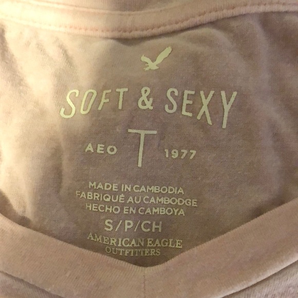 soft and sexy AE pink short sleeve shirt - Picture 3 of 3